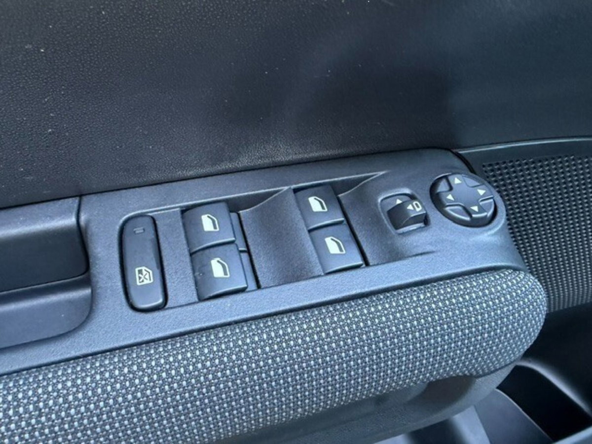 Citroen C3 Aircross BlueHDi 110 S&S Shine Pack (8)