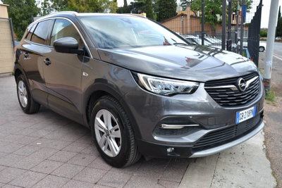 Opel Grandland 1.5 diesel Ecotec aut. Business Elegance (4)