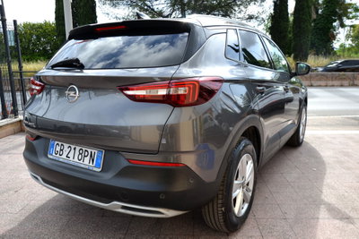 Opel Grandland 1.5 diesel Ecotec aut. Business Elegance (5)