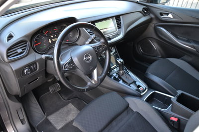 Opel Grandland 1.5 diesel Ecotec aut. Business Elegance (6)