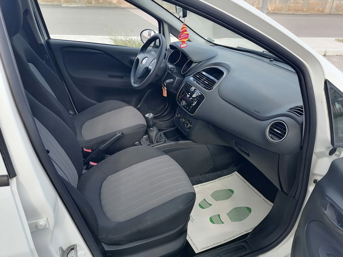 Fiat Punto 1.3 MJT II S&S 95 CV 5 porte Street (12)