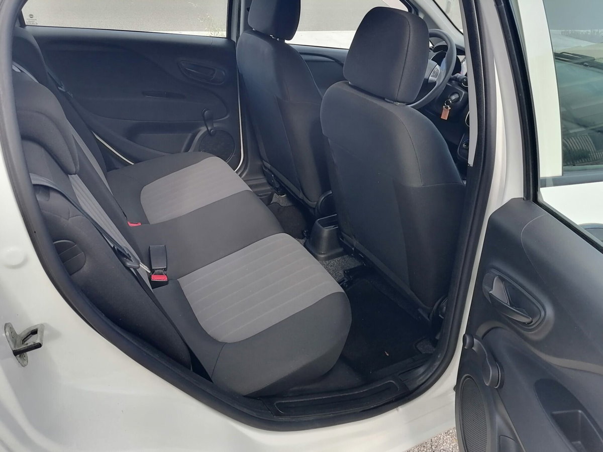 Fiat Punto 1.3 MJT II S&S 95 CV 5 porte Street (11)