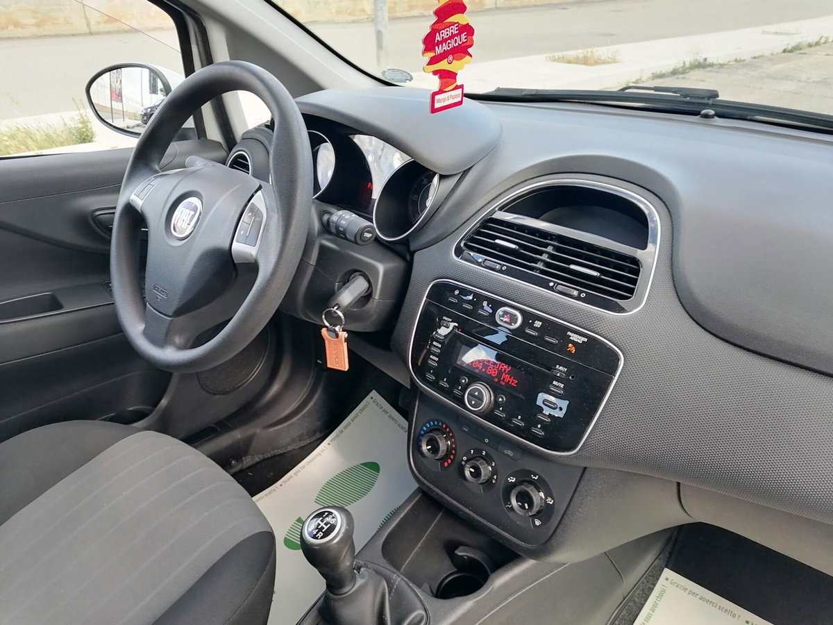 Fiat Punto 1.3 MJT II S&S 95 CV 5 porte Street (14)