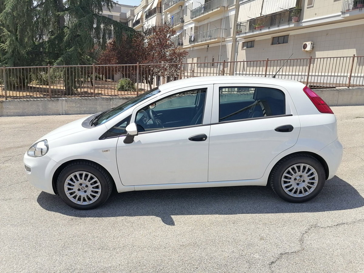 Fiat Punto 1.3 MJT II S&S 95 CV 5 porte Street (7)
