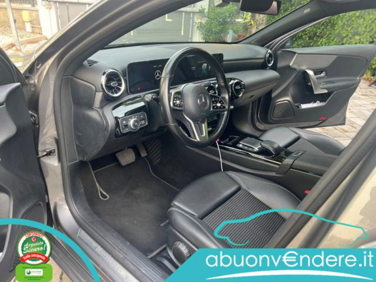 Mercedes-Benz Classe A Sedan 180 d Automatic 4p. Business (11)