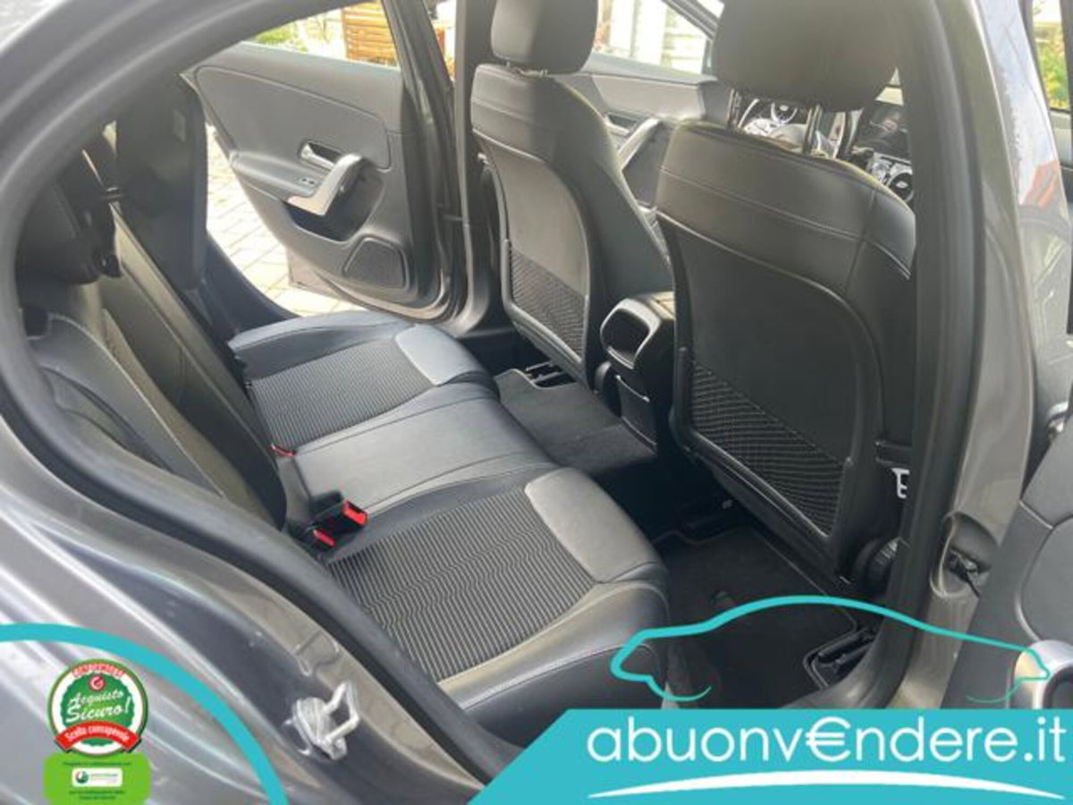 Mercedes-Benz Classe A Sedan 180 d Automatic 4p. Business (13)