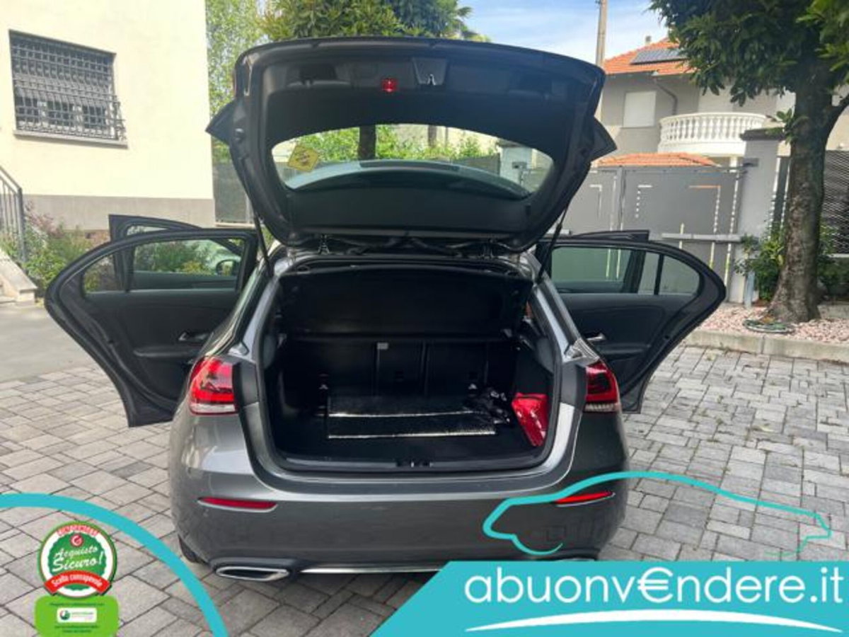 Mercedes-Benz Classe A Sedan 180 d Automatic 4p. Business (18)