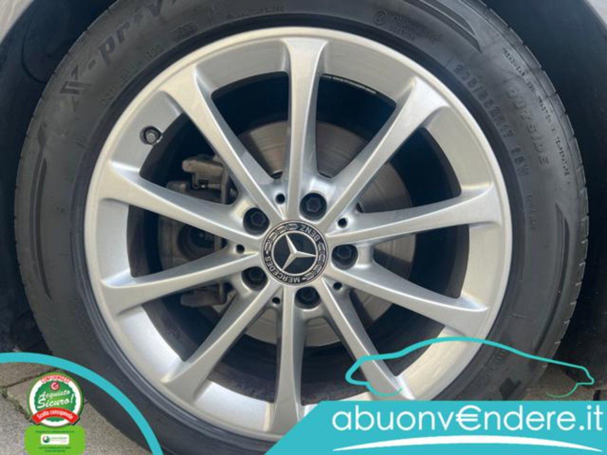 Mercedes-Benz Classe A Sedan 180 d Automatic 4p. Business (19)