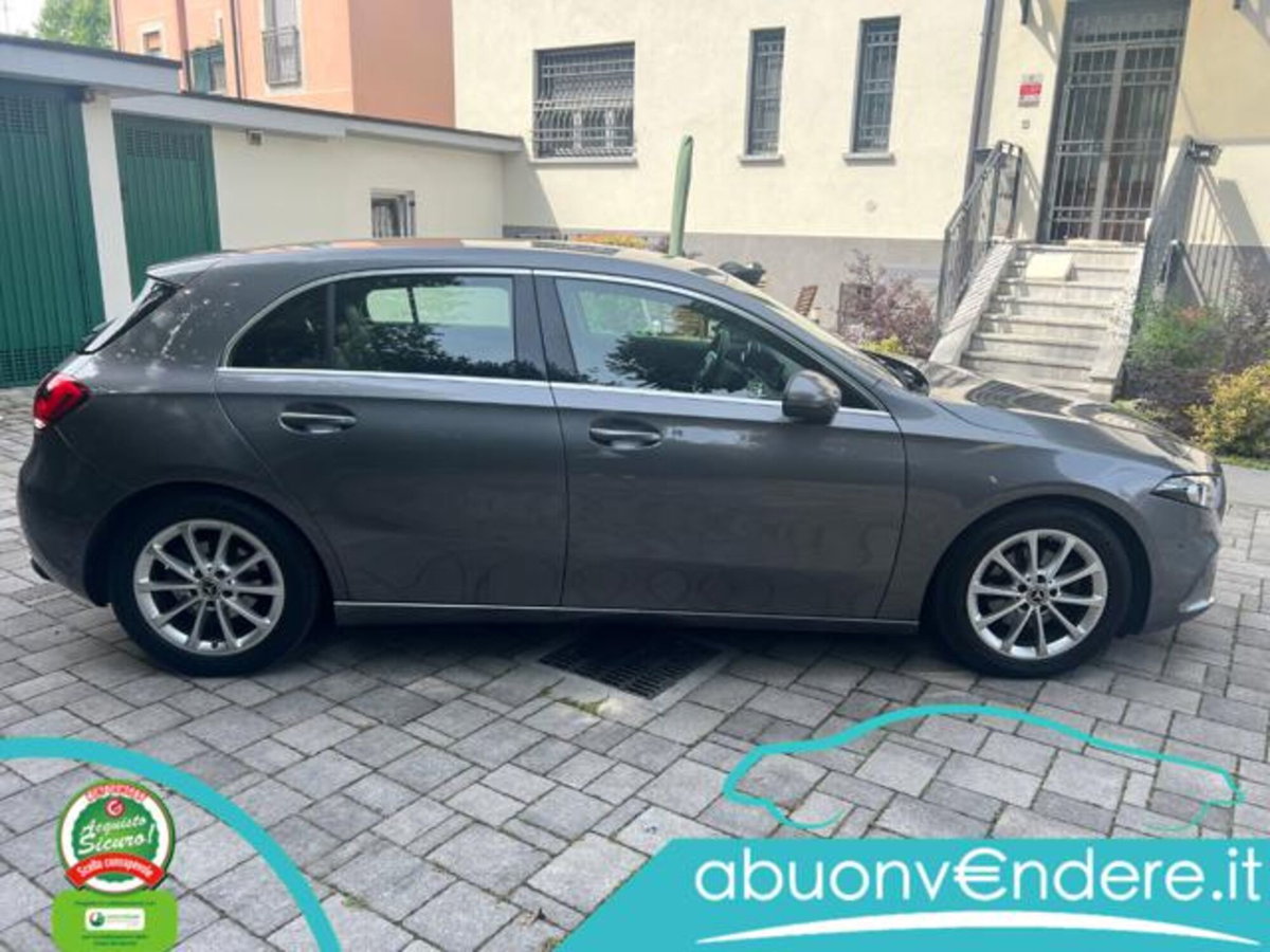 Mercedes-Benz Classe A Sedan 180 d Automatic 4p. Business (8)