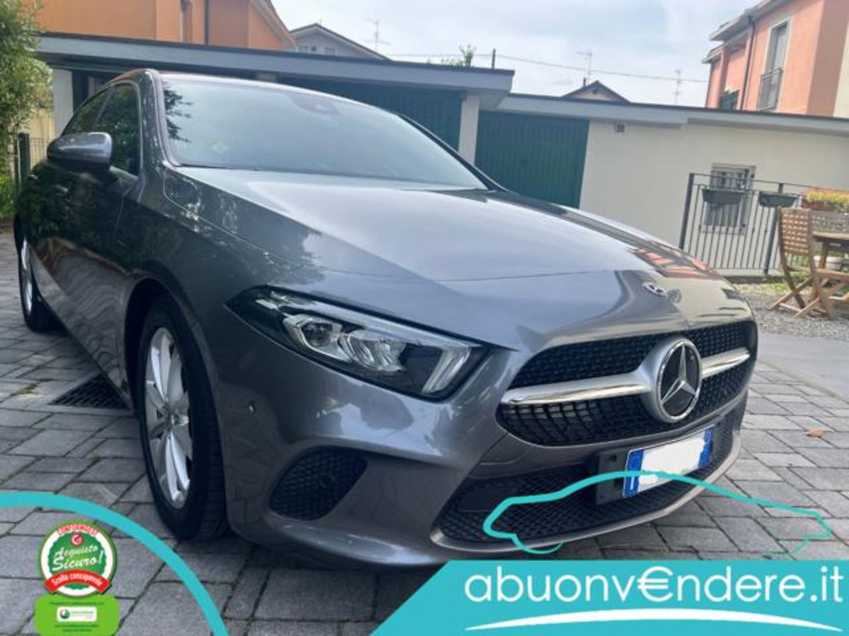 Mercedes-Benz Classe A Sedan 180 d Automatic 4p. Business (9)