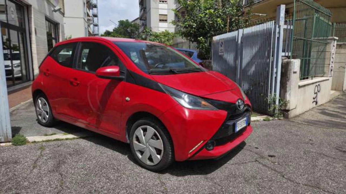 Toyota Aygo 1.0 VVT-i 69 CV 5 porte x-clusiv