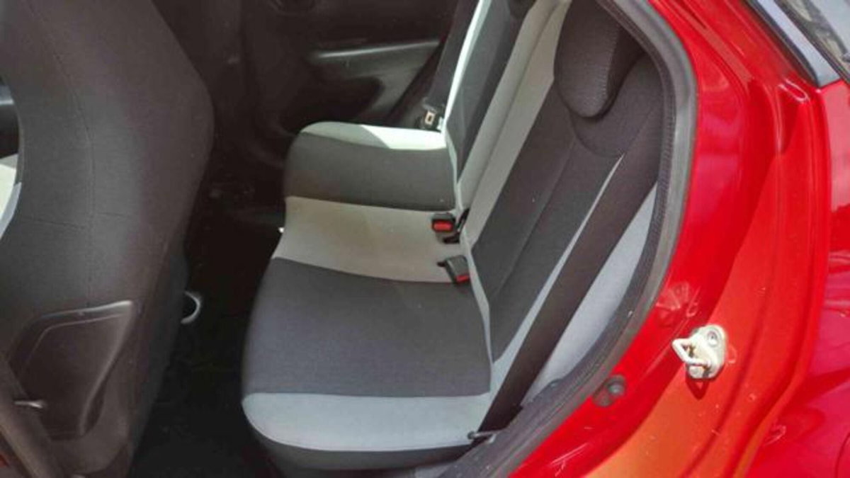 Toyota Aygo 1.0 VVT-i 69 CV 5 porte x-clusiv (10)