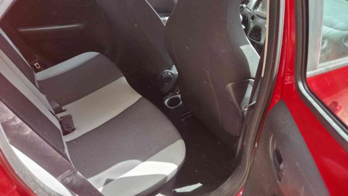 Toyota Aygo 1.0 VVT-i 69 CV 5 porte x-clusiv (11)