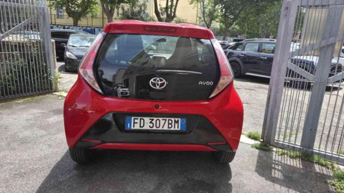 Toyota Aygo 1.0 VVT-i 69 CV 5 porte x-clusiv (5)
