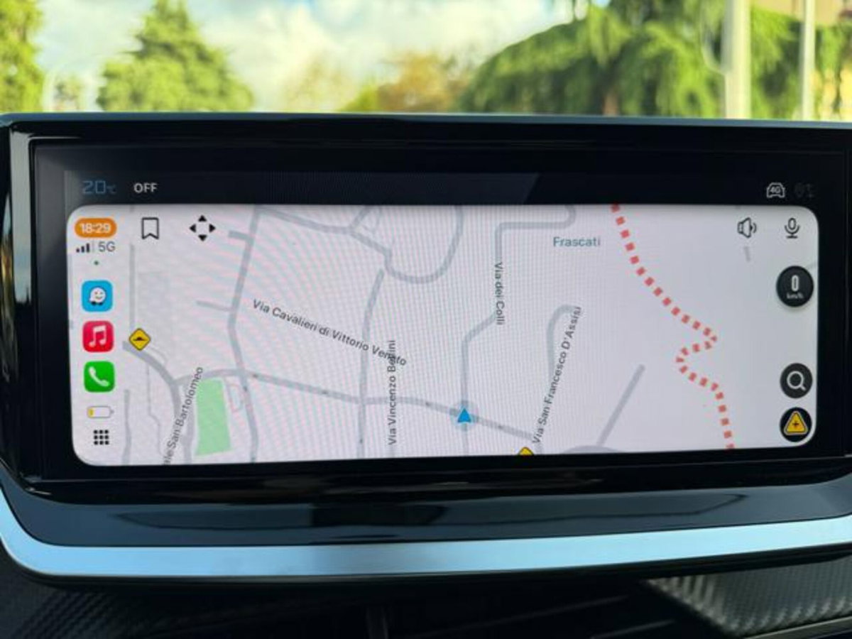 Peugeot 2008 PureTech 100 S&S Allure (16)