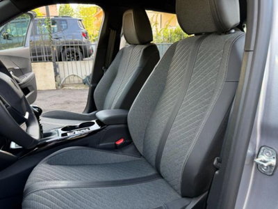 Peugeot 2008 PureTech 100 S&S Allure (8)