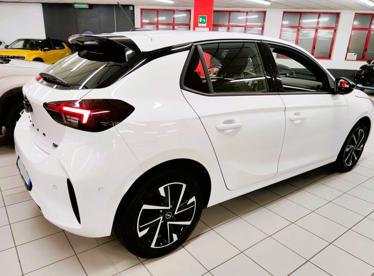 Opel Corsa 1.2 100 CV GS Line (4)
