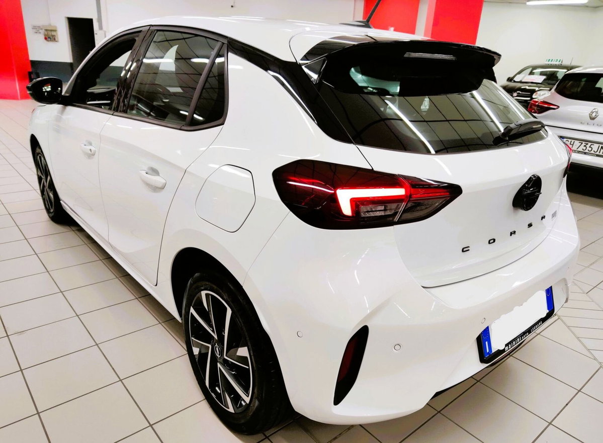 Opel Corsa 1.2 100 CV GS Line (6)