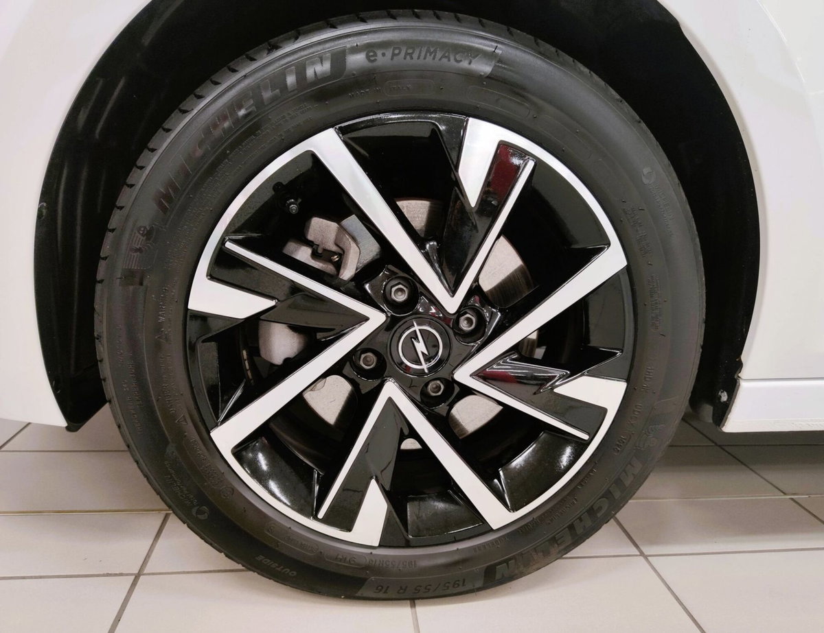 Opel Corsa 1.2 100 CV GS Line (9)