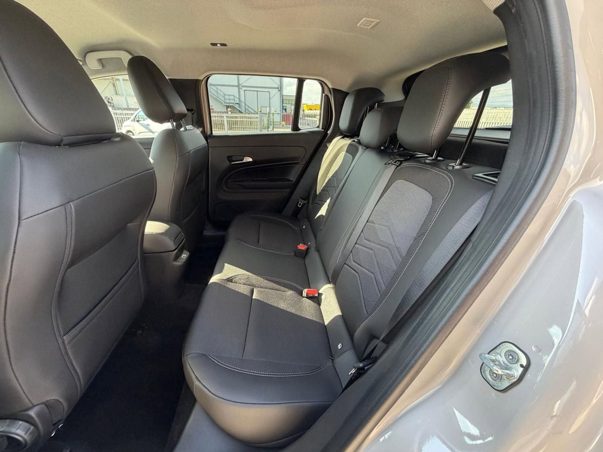 Jeep Avenger 1.2 turbo Summit fwd 100cv (13)