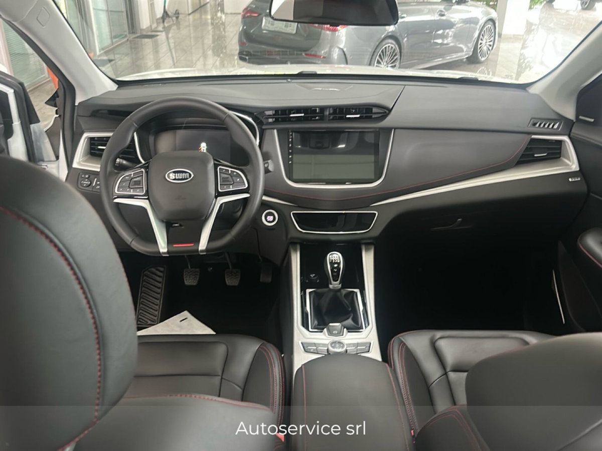 SWM G01 G01 1.5 133cv mt (10)
