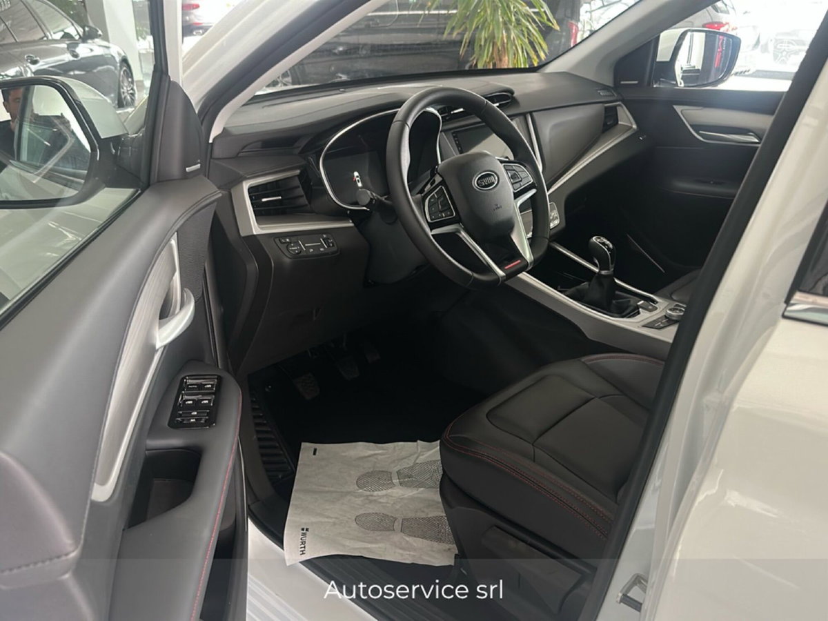 SWM G01 G01 1.5 133cv mt (7)
