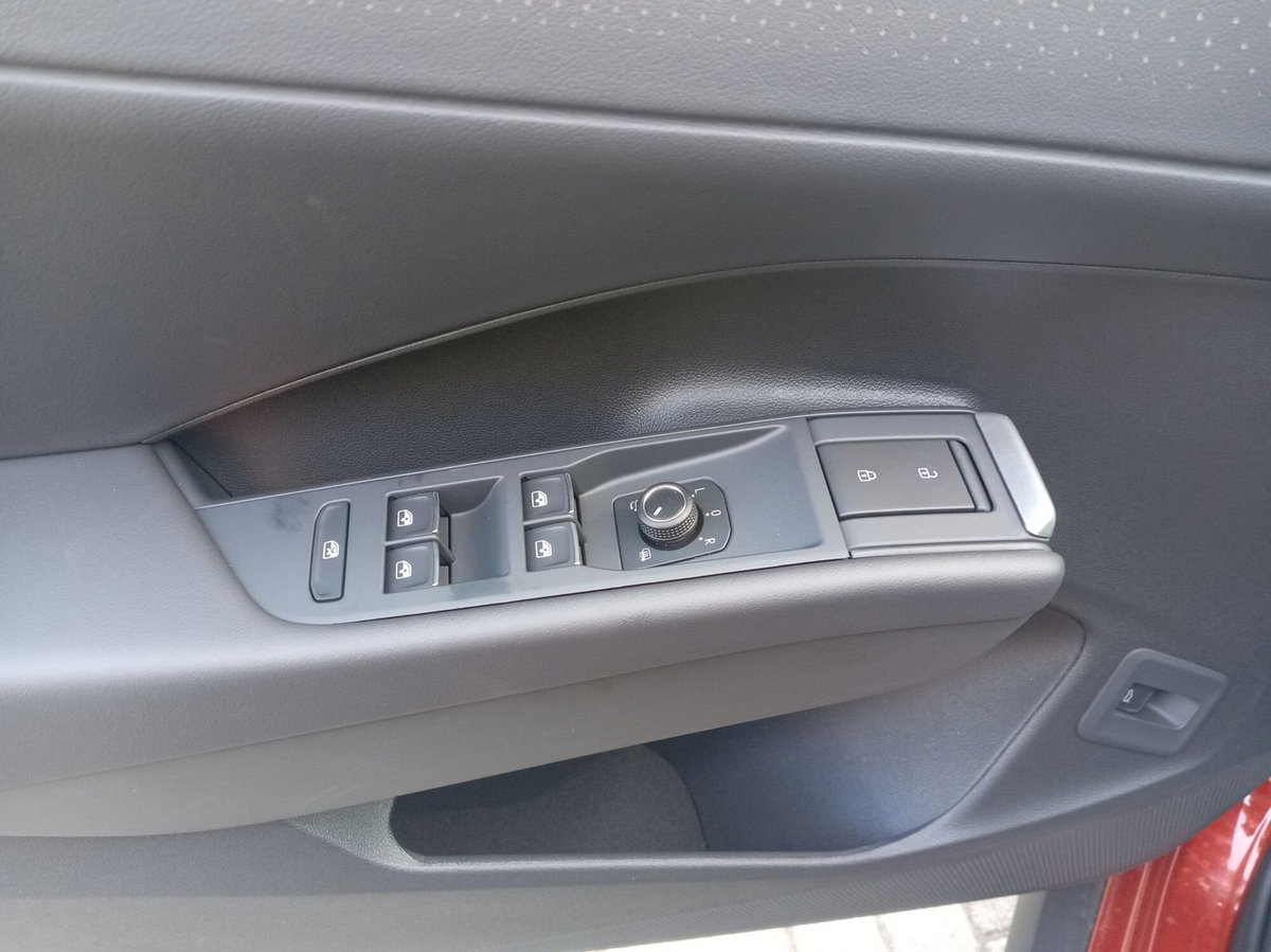Volkswagen T-Roc 1.5 etsi R-Line 150cv dsg (19)
