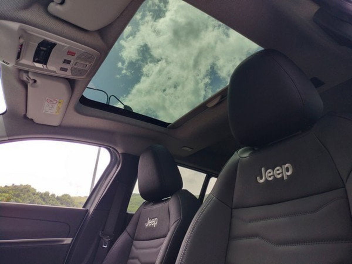 Jeep Avenger 1.2 turbo e-hybrid mhev Summit fwd 110cv edct6 (13)