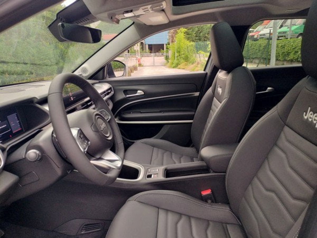 Jeep Avenger 1.2 turbo e-hybrid mhev Summit fwd 110cv edct6 (14)