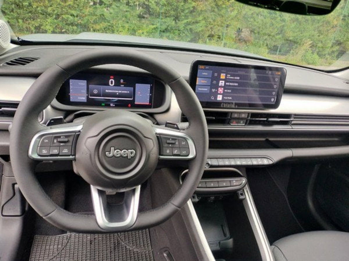 Jeep Avenger 1.2 turbo e-hybrid mhev Summit fwd 110cv edct6 (16)