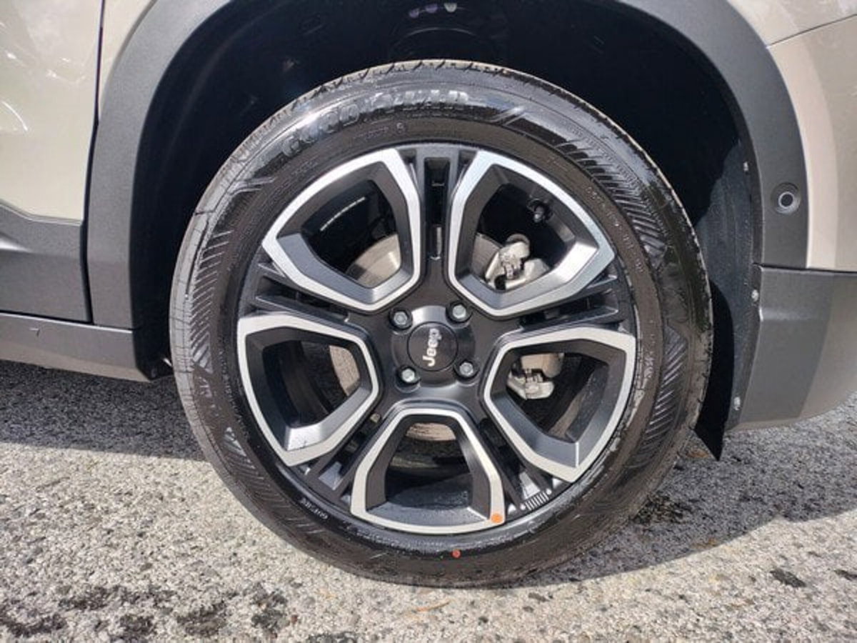 Jeep Avenger 1.2 turbo e-hybrid mhev Summit fwd 110cv edct6 (10)