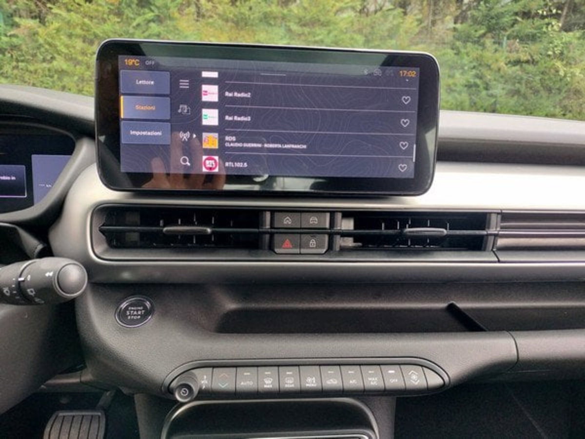 Jeep Avenger 1.2 turbo e-hybrid mhev Summit fwd 110cv edct6 (19)