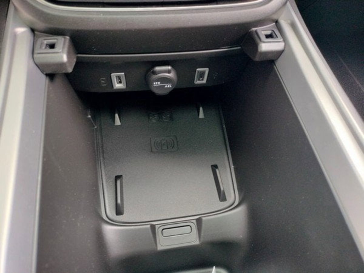 Jeep Avenger 1.2 turbo e-hybrid mhev Summit fwd 110cv edct6 (20)