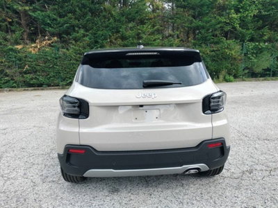 Jeep Avenger 1.2 turbo e-hybrid mhev Summit fwd 110cv edct6 (7)
