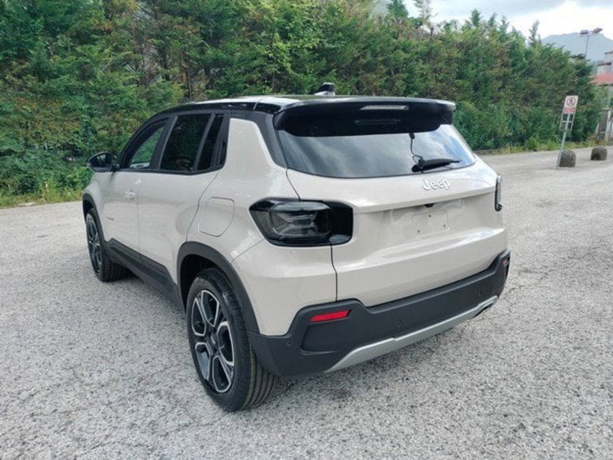 Jeep Avenger 1.2 turbo e-hybrid mhev Summit fwd 110cv edct6 (8)