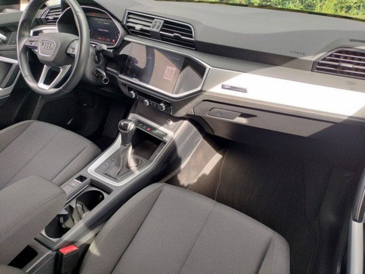 Audi Q3 35 TDI quattro S tronic Business Advanced (18)