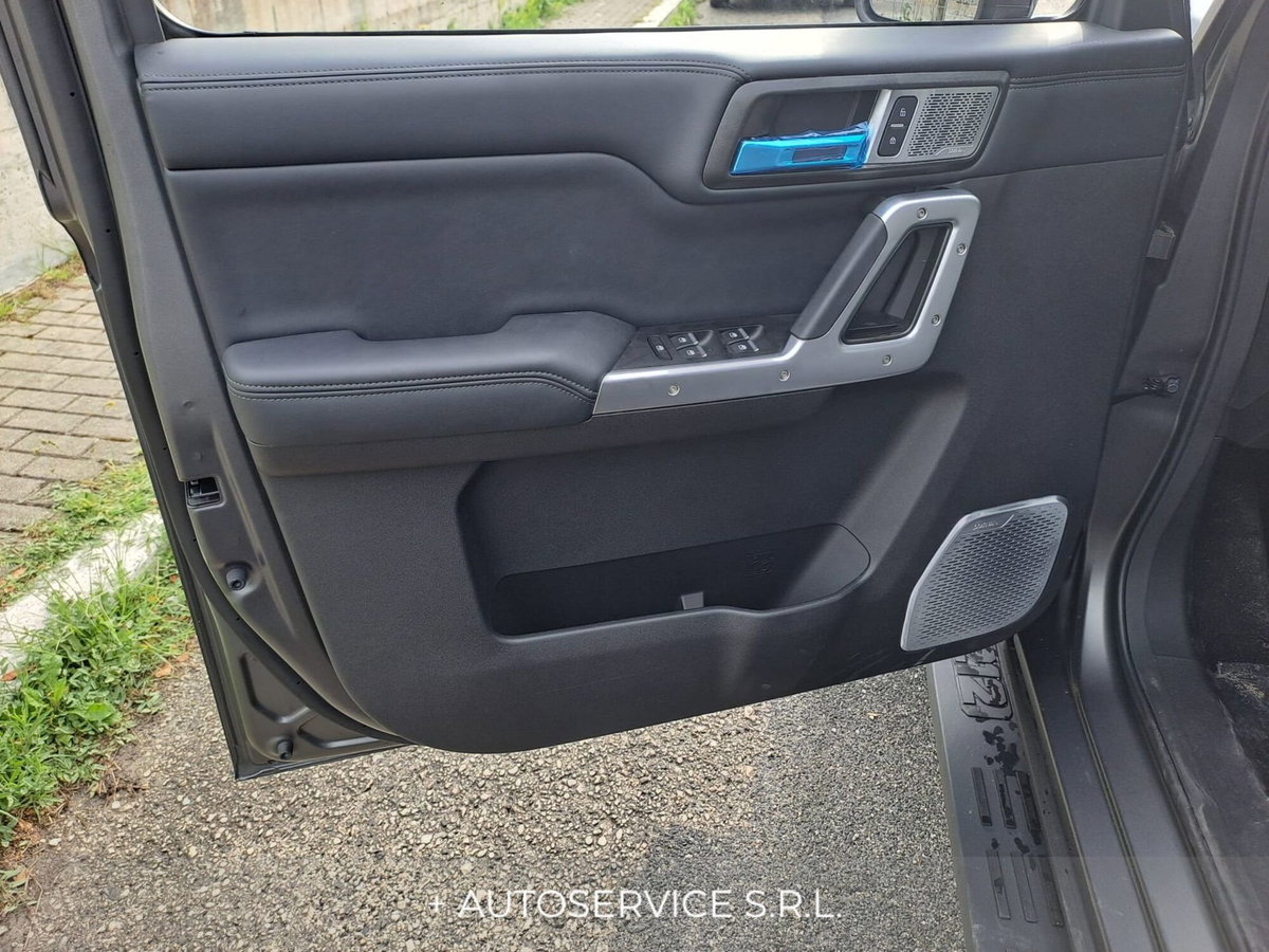 Emc 212 212 2.0 tdi Diesel 4wd 8at (11)