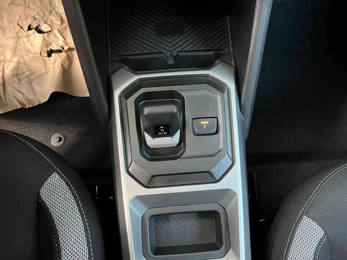 Dacia Duster 1.8 hybrid Journey 155cv auto (13)
