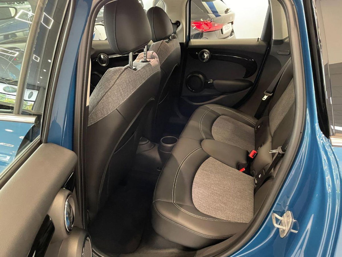 MINI Mini 1.5 Cooper 5 porte (10)