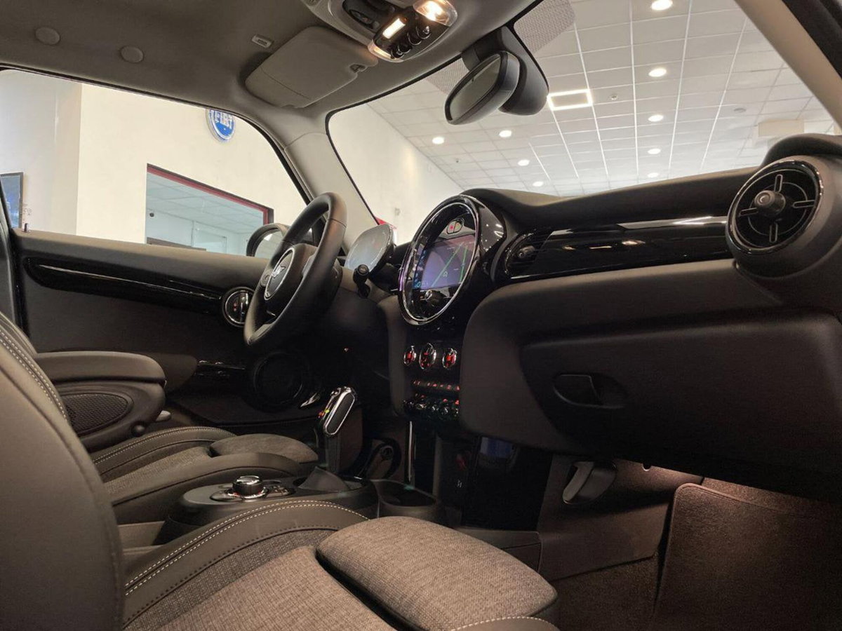 MINI Mini 1.5 Cooper 5 porte (12)