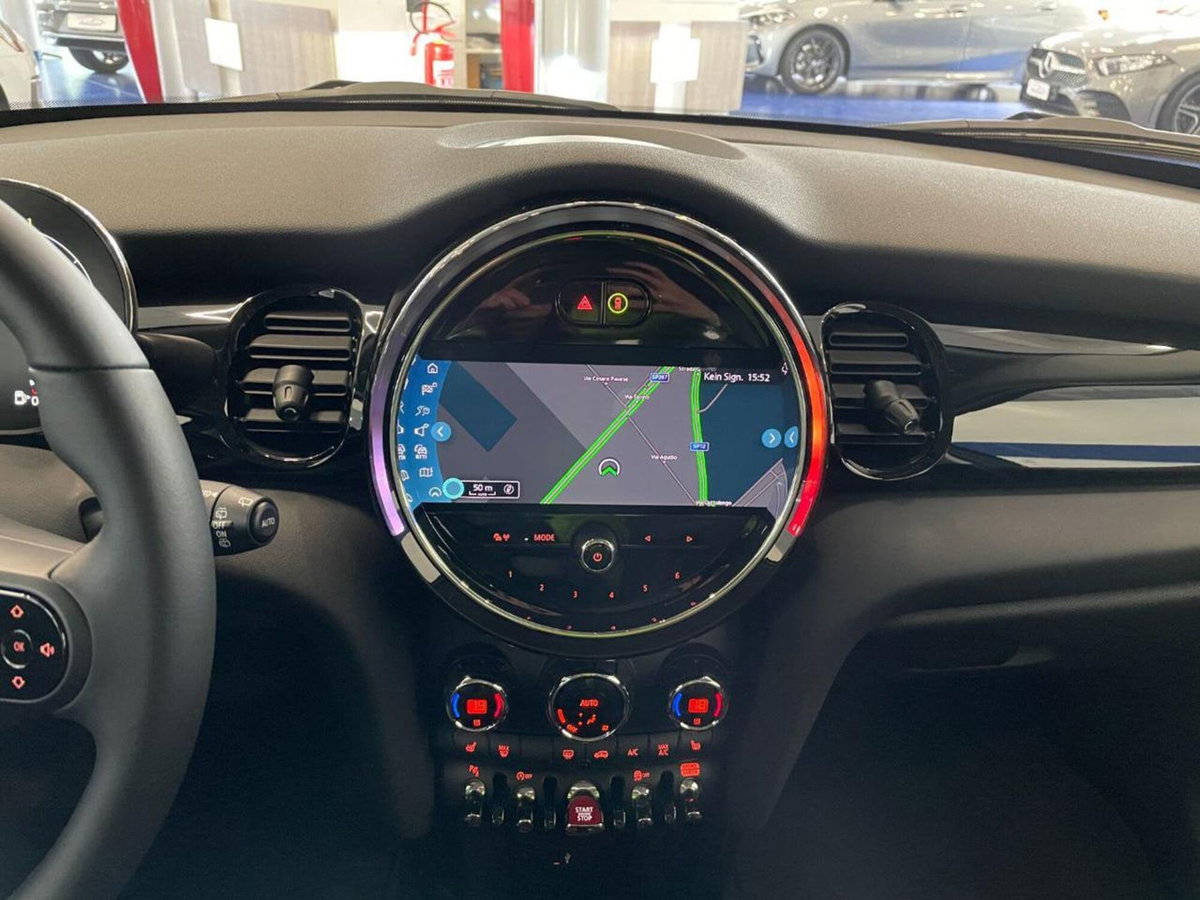MINI Mini 1.5 Cooper 5 porte (13)
