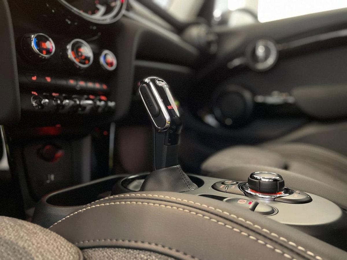 MINI Mini 1.5 Cooper 5 porte (14)