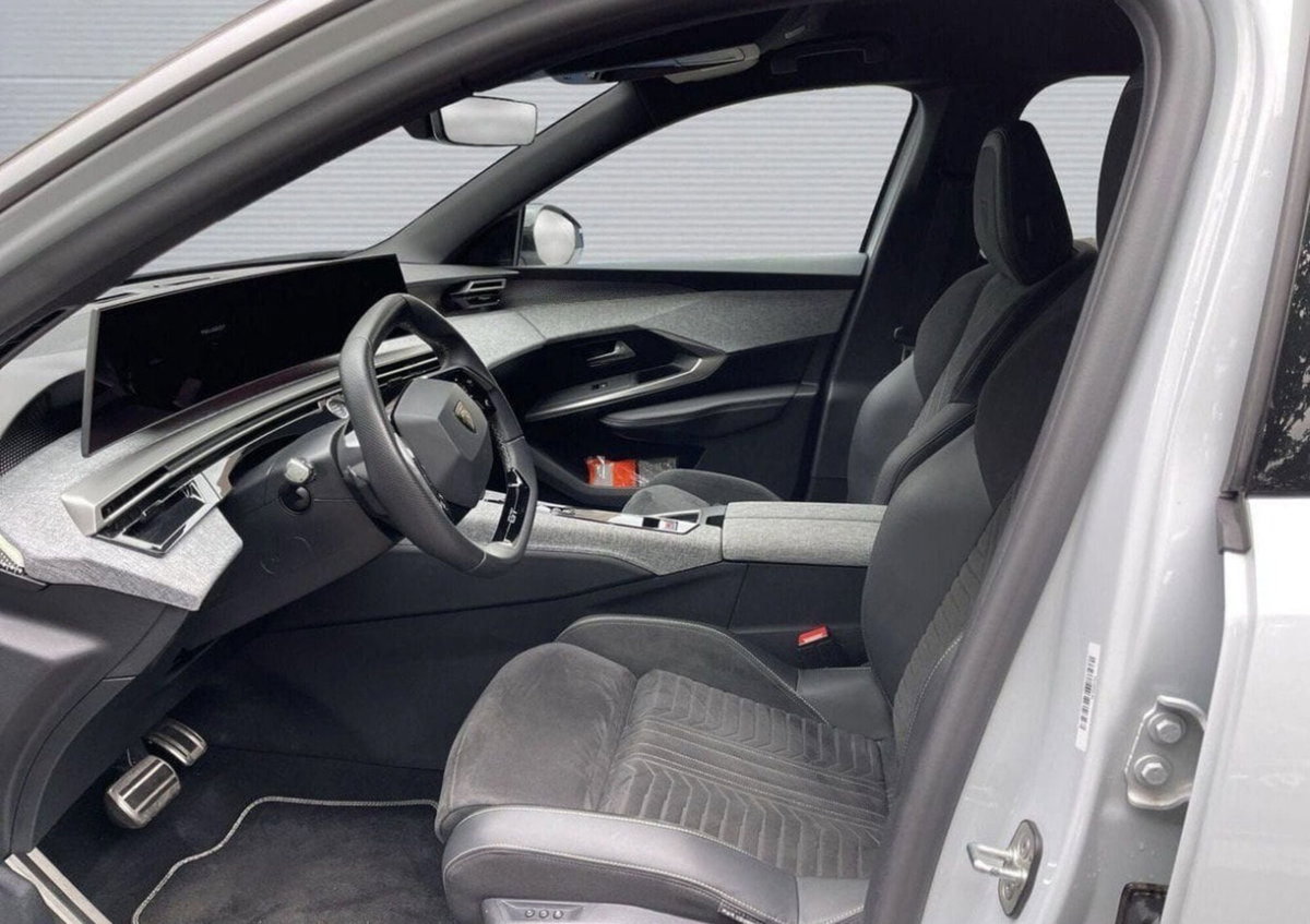 Peugeot 3008 1.2 hybrid GT 145cv e-dcs6 (6)