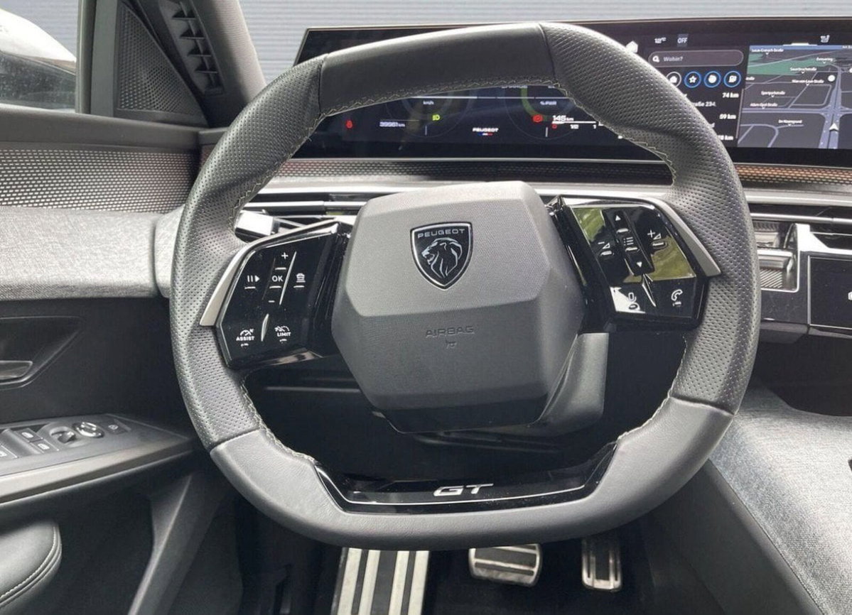 Peugeot 3008 1.2 hybrid GT 145cv e-dcs6 (8)