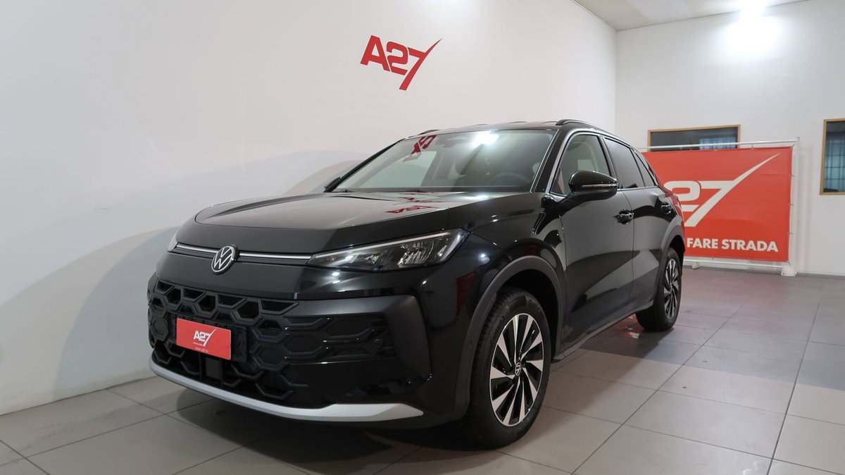Volkswagen T-Roc 1.5 etsi Life 115cv dsg (13)