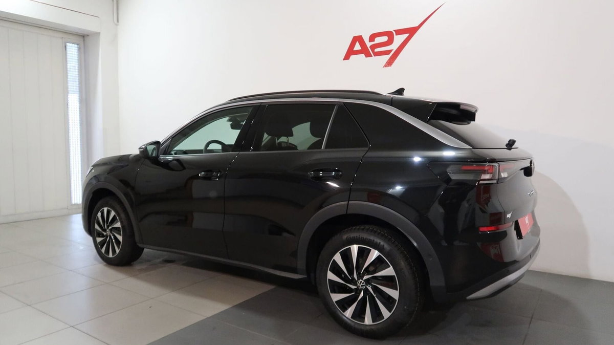 Volkswagen T-Roc 1.5 etsi Life 115cv dsg (16)