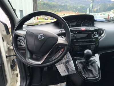 Lancia Ypsilon 1.2 69 CV Argento (13)