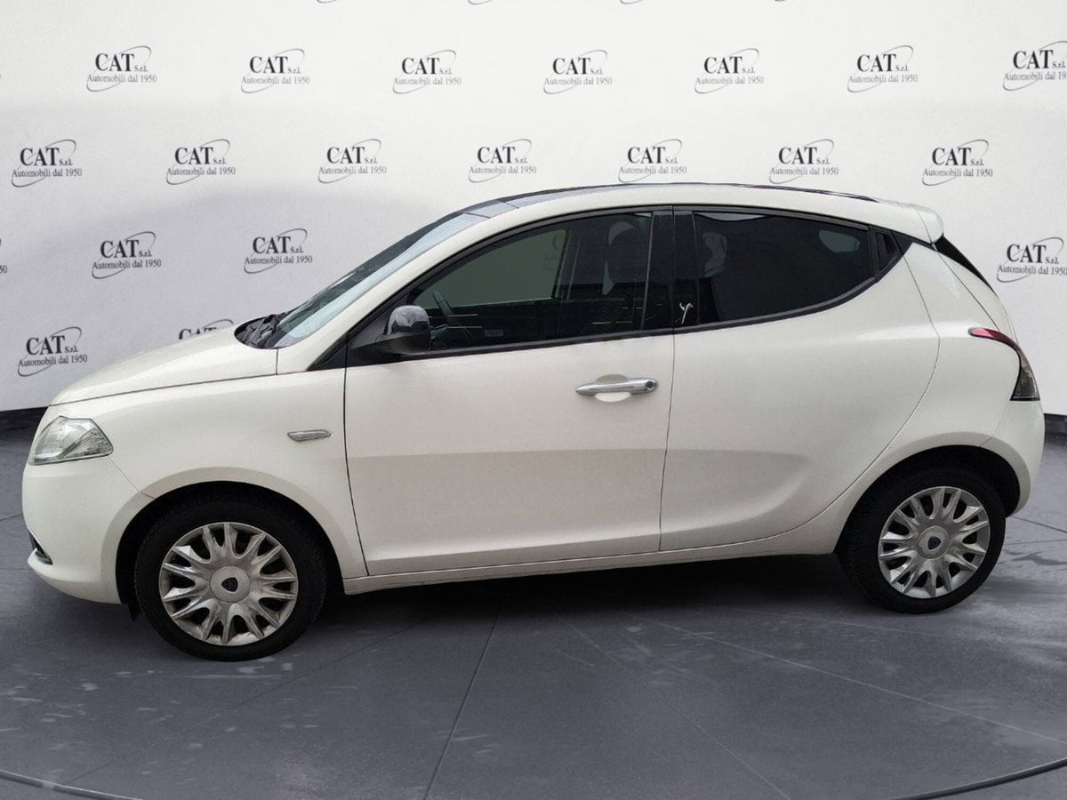 Lancia Ypsilon 1.2 69 CV Argento (2)