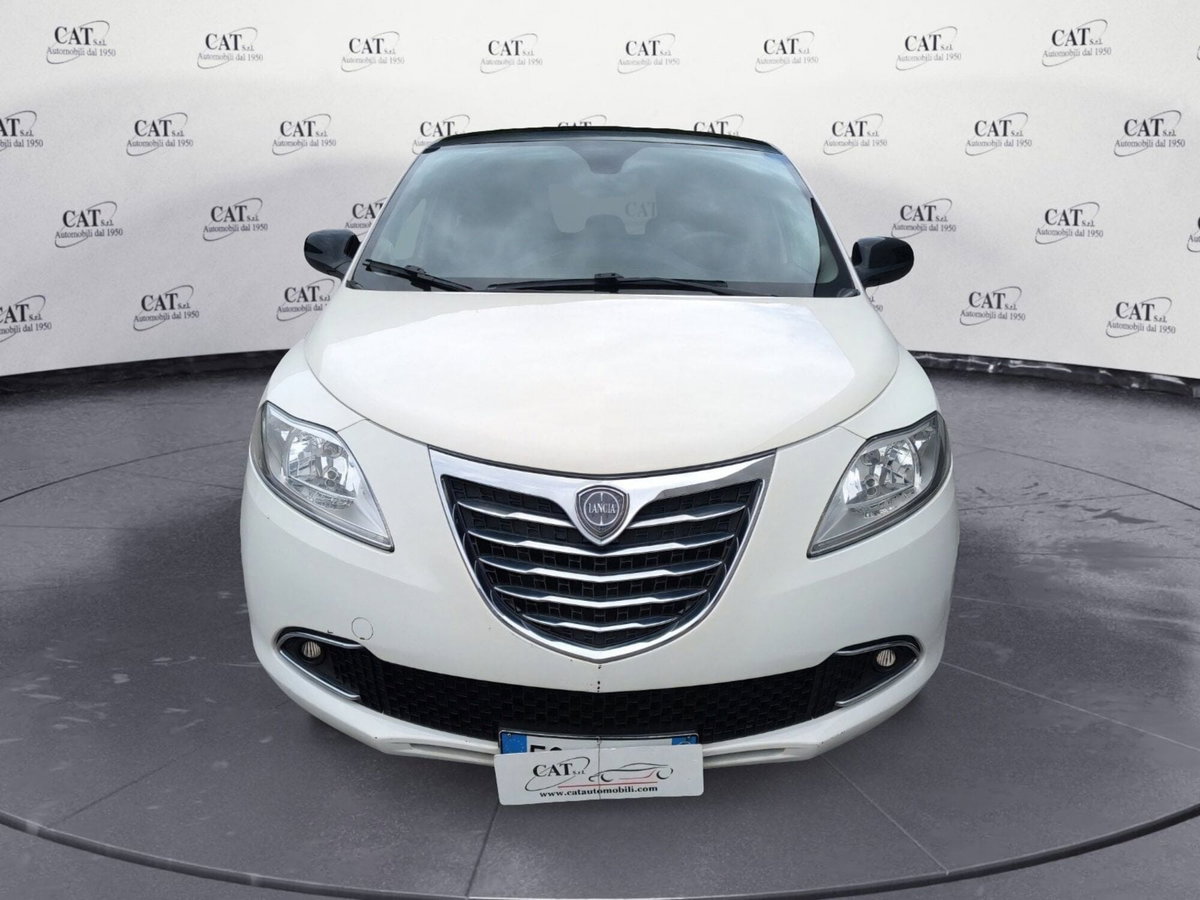 Lancia Ypsilon 1.2 69 CV Argento (3)