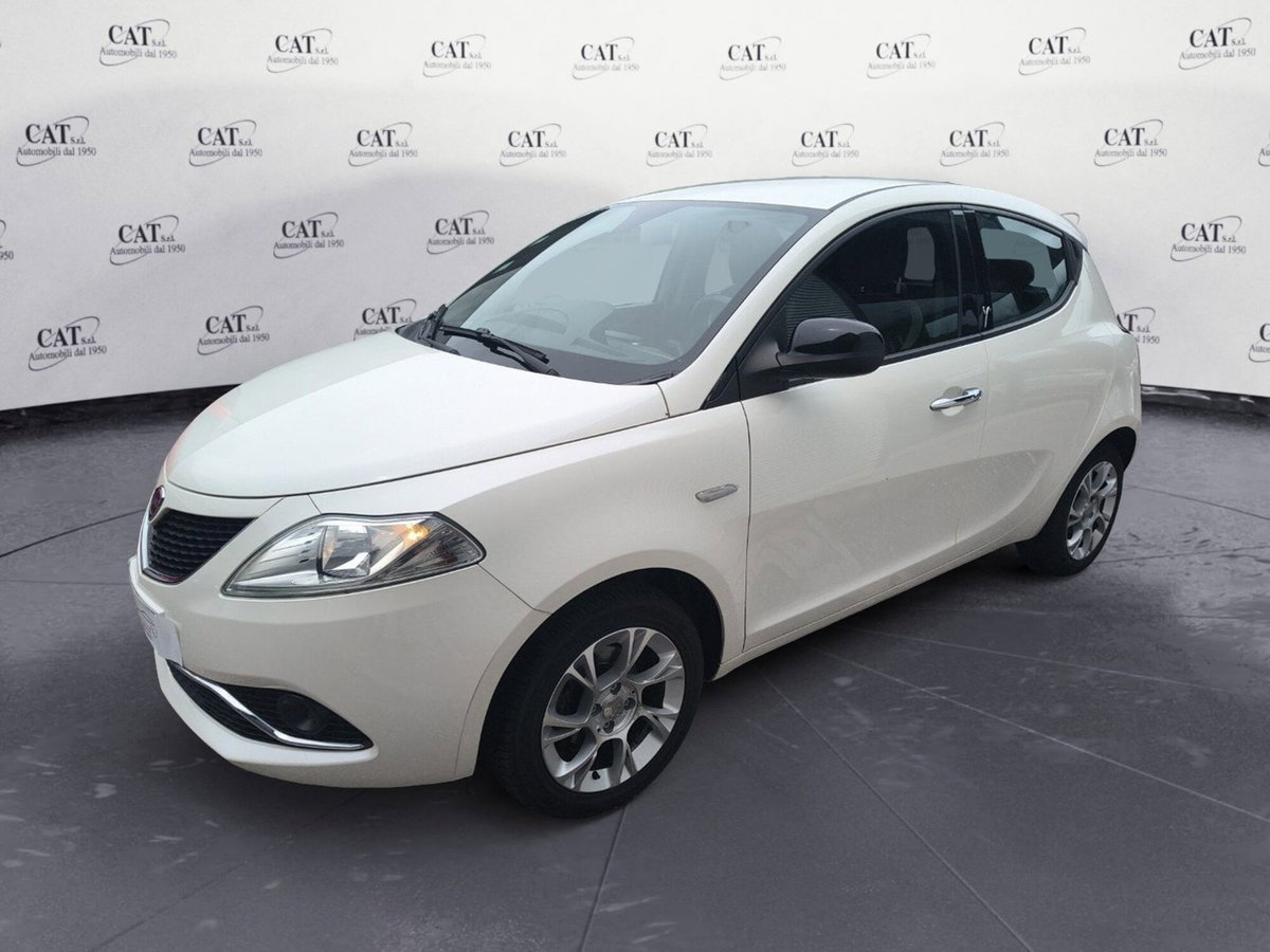 Lancia Ypsilon 1.2 69 CV 5 porte Gold